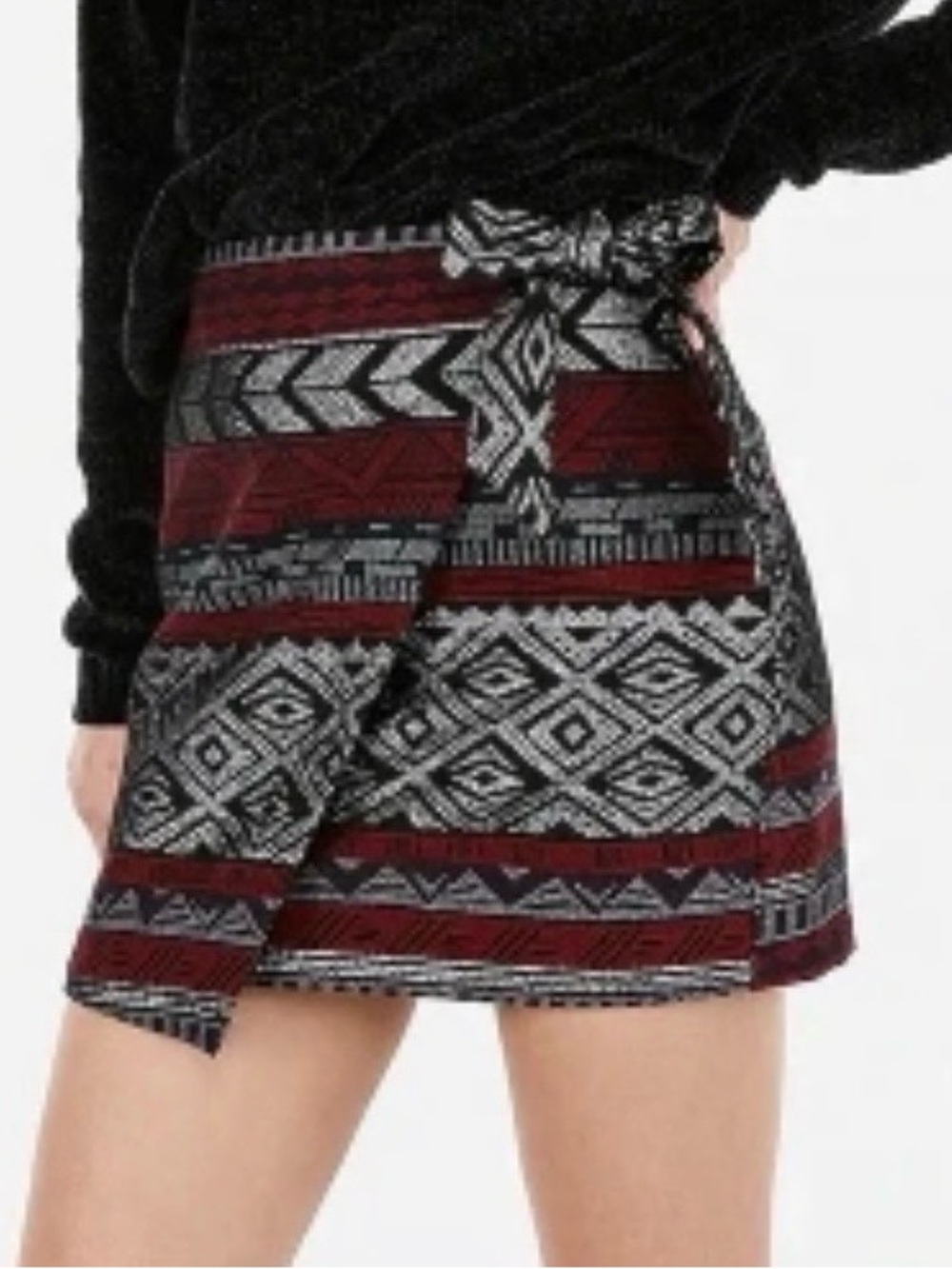 Express Mini Faux Wrap Skirt Black Red Metallic Jacquard Aztec Size 00
